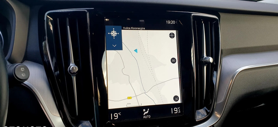 Volvo V60 cena 79900 przebieg: 139000, rok produkcji 2019 z Sulejów małe 596